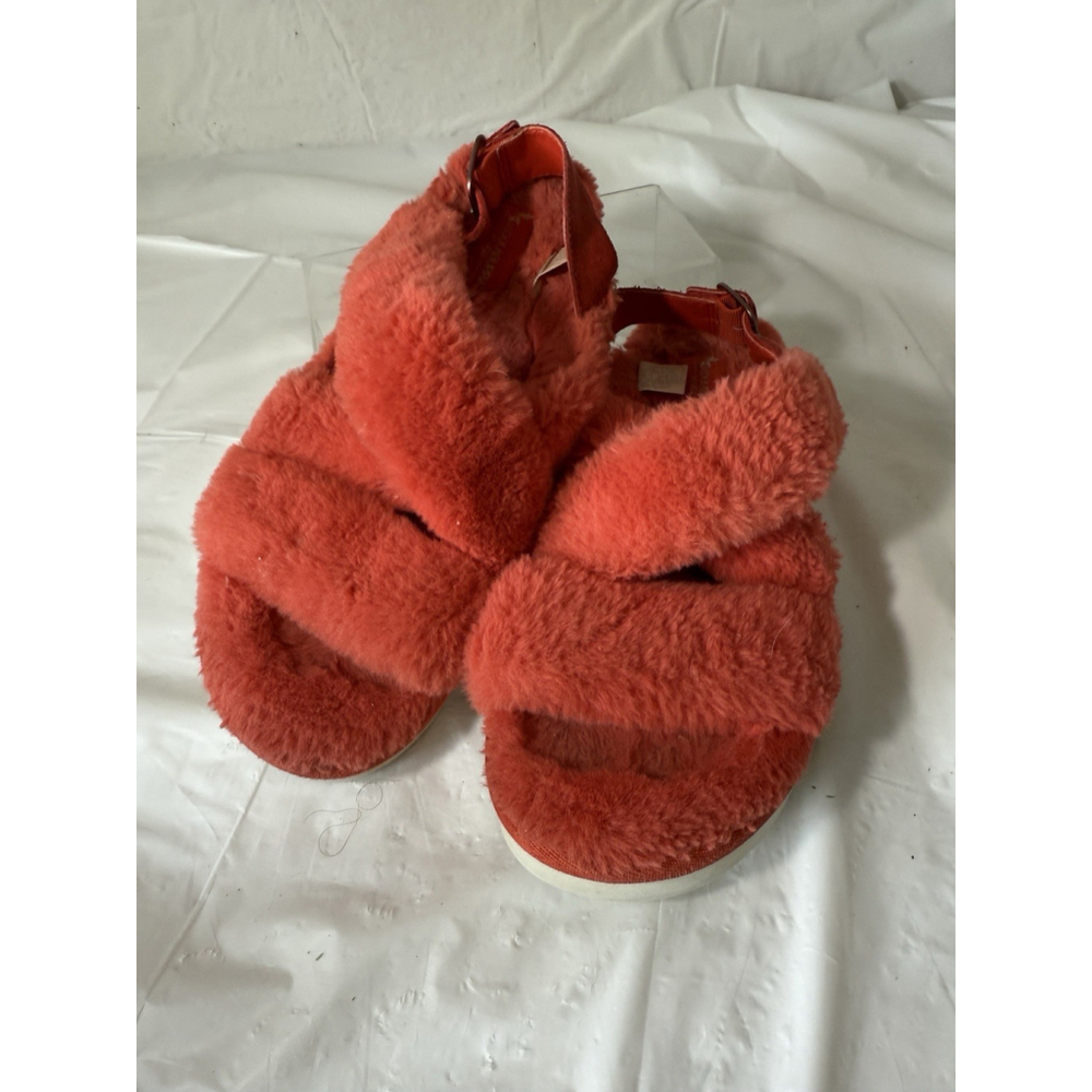 Koolaburra by UGG Women's Fuzz-ee Flat Sandal Slide 1117190 Feista red size 9